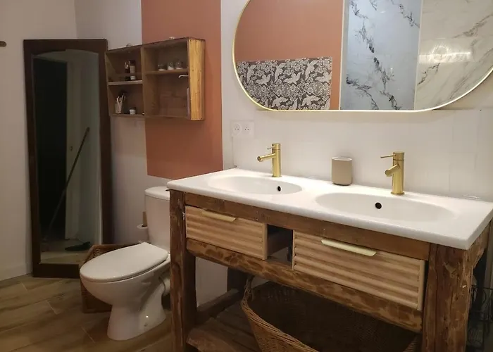 דירה Le Clocher De קאסטרי